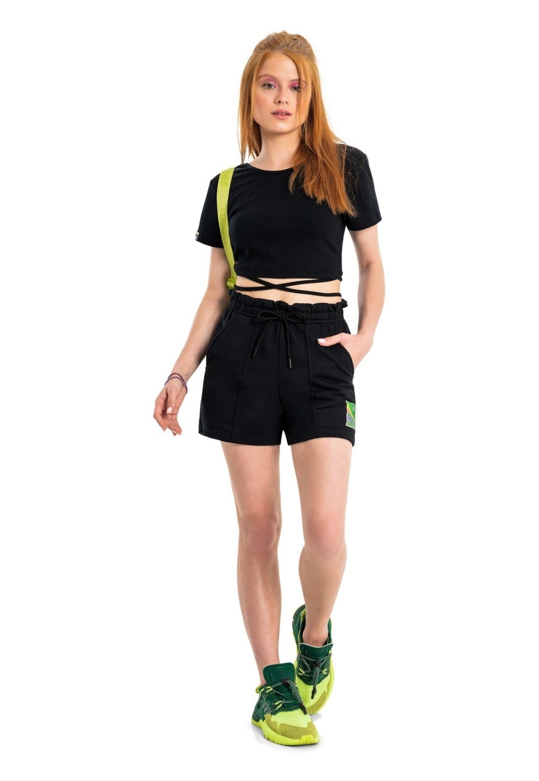 Infantil – Blusa Básica Manga Curta Cropped em Ribana Gloss Preto