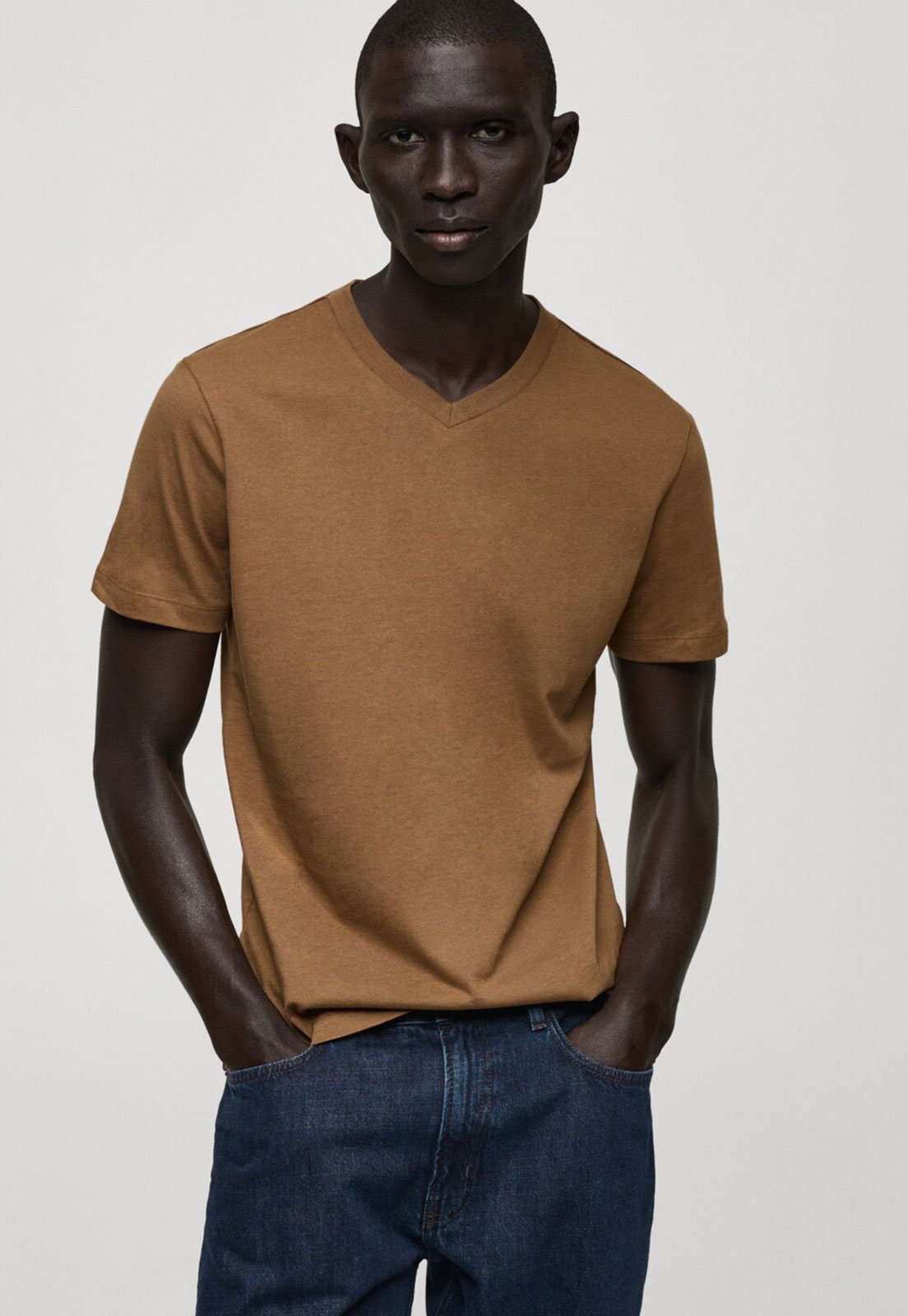 Camiseta Mango Slim Chelsea Cotton Caramelo