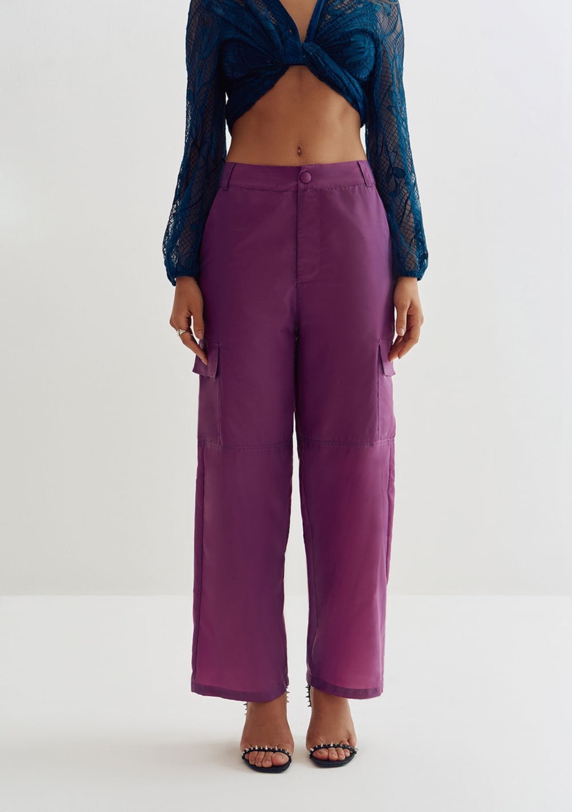 Vista 3 Calca Zinco Lebôh Reta Cós Alto Bolso Lateral roxo Zinco roxo