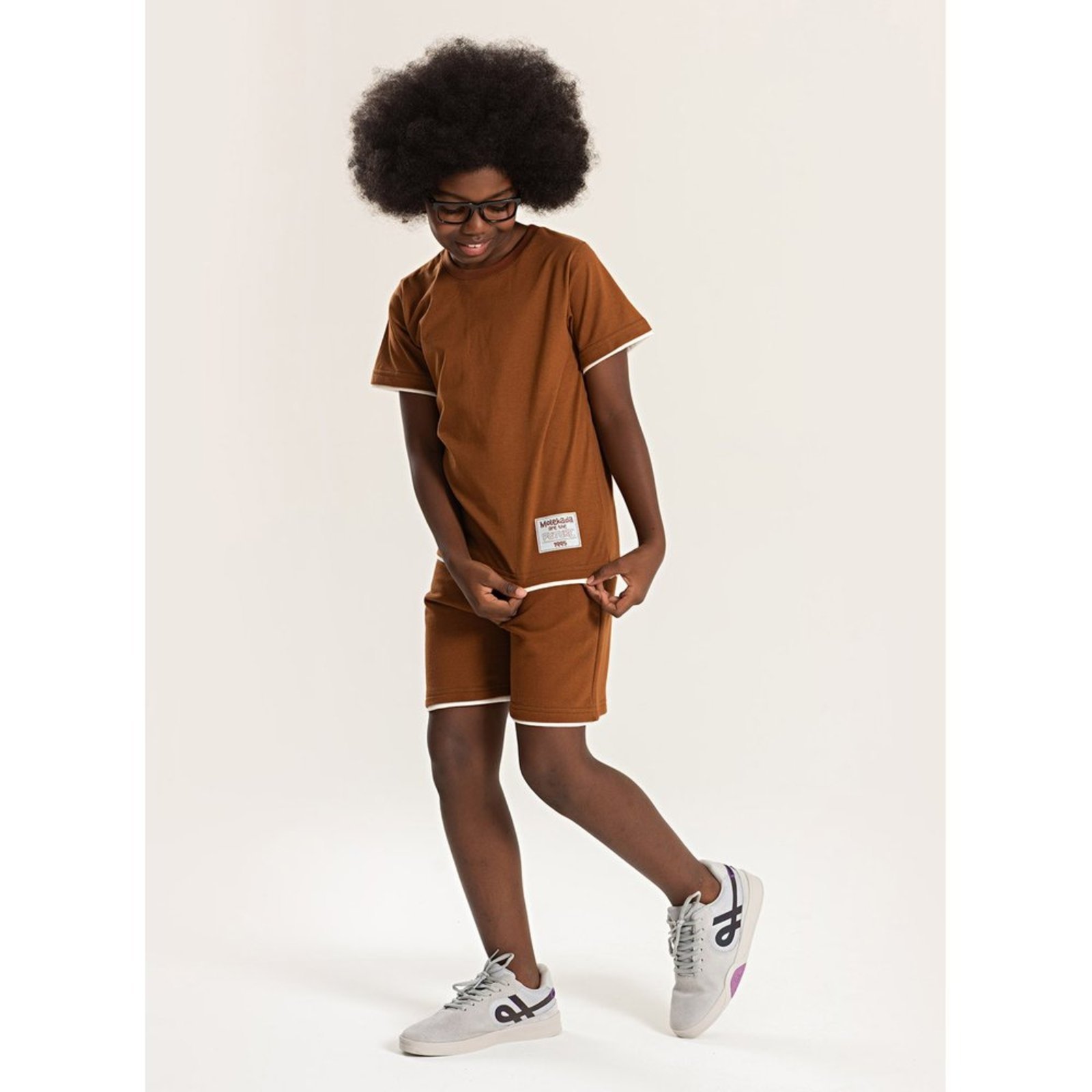 Infantil – Conjunto Verão Menino Marrom Camiseta e Bermuda com Bainha Sobreposta