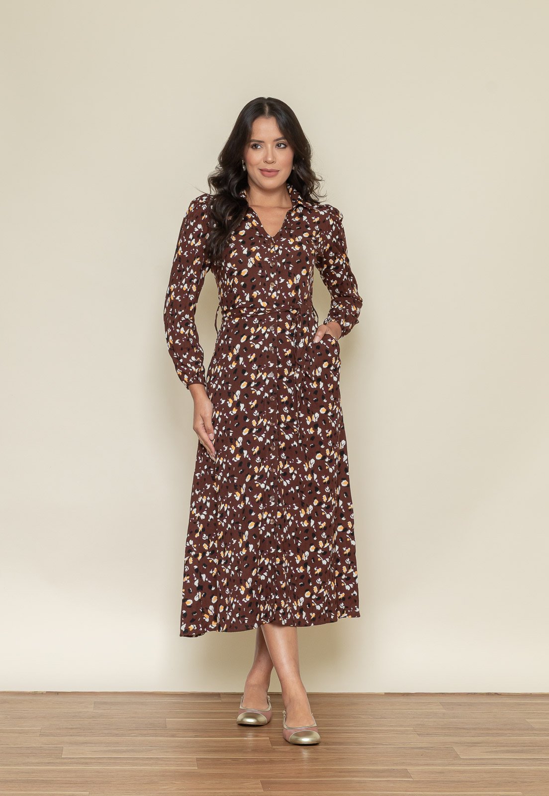 Vestido Aura Chemise Leandra Pétalas Marrom