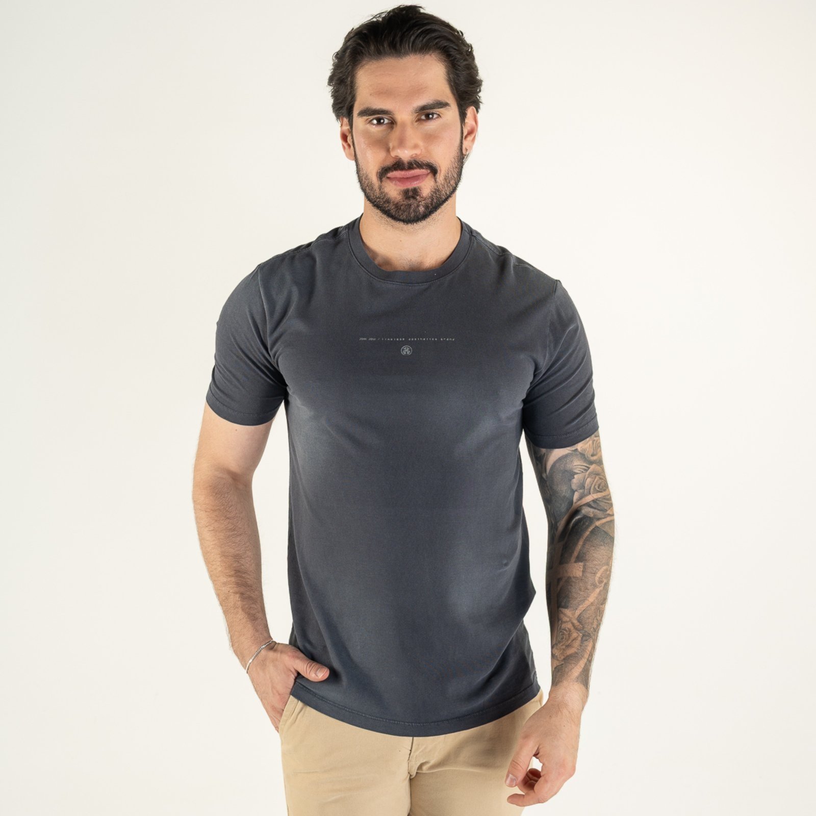 Camiseta John John Moon Cinza Escuro