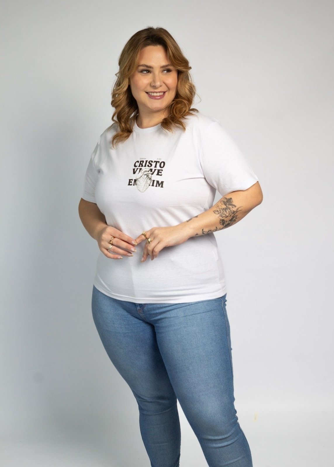 T-shirt Feminina Cianitas Branca Estampa Cristo