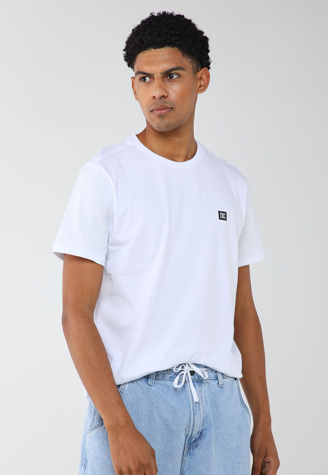 Vista 2 Camiseta Masculina DC Shoes Transfer Branca branco DC Shoes branco