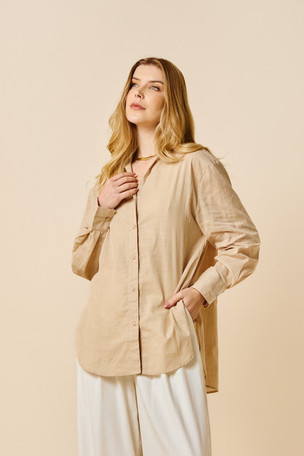 Camisa em Linho Oversized Cassia -Areia
