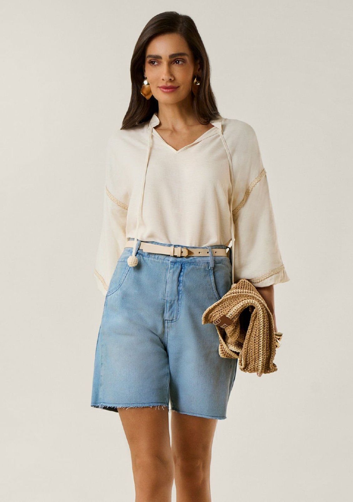 Vista 2 Blusa Maria Valentina Solta Decote V Manga Longa Padrão bege Maria Valentina bege