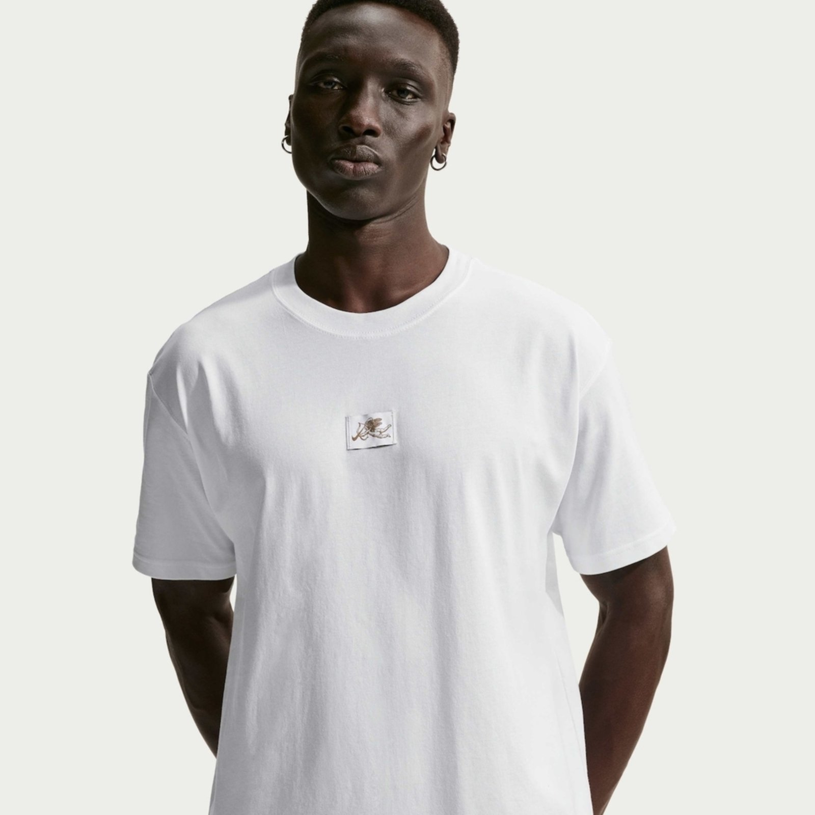 Camiseta Nike Sportswear "Love Is In The Air"" Masculina"