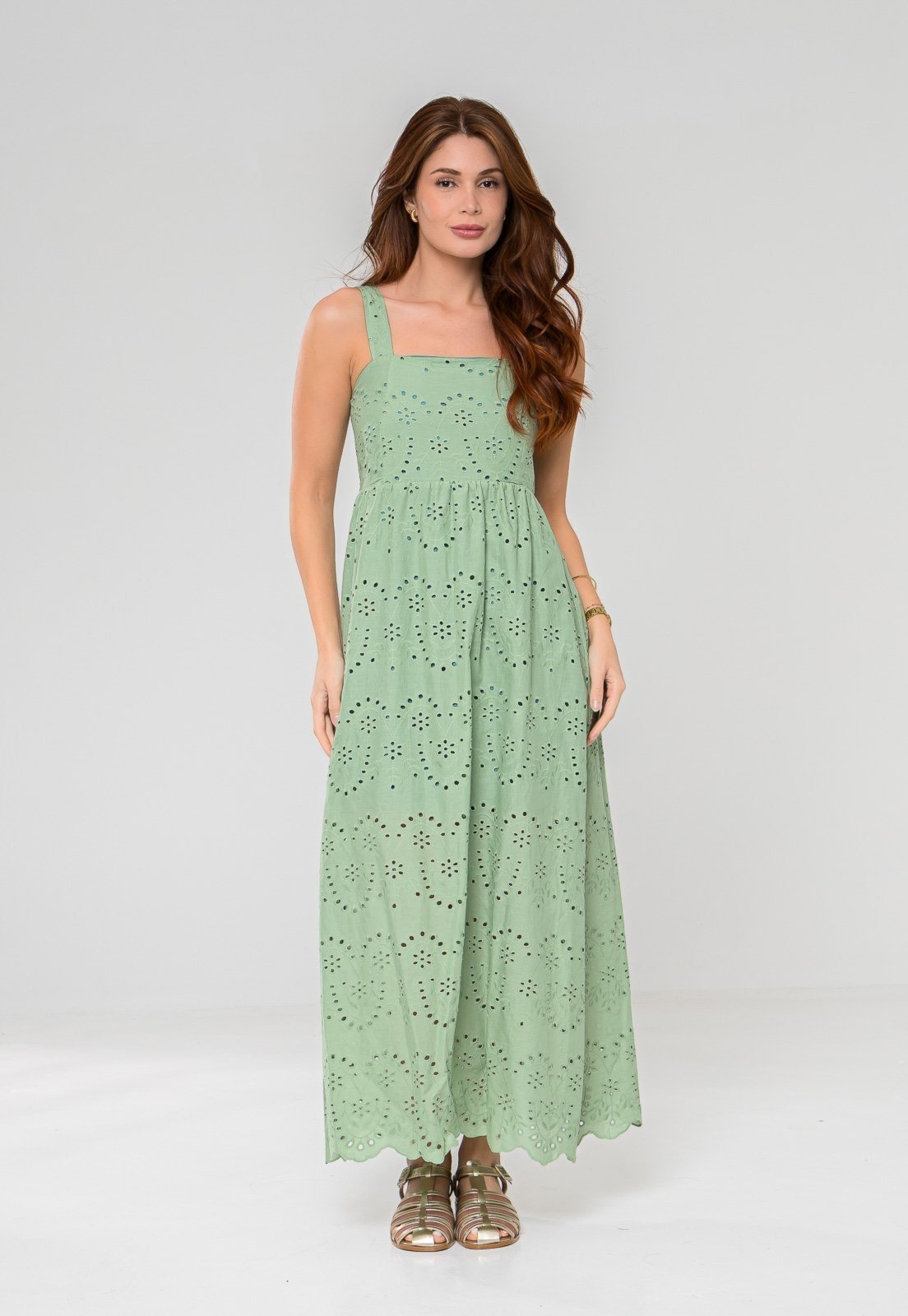 Vista 2 Vestido Aura Tuane Laise Bordado Luzente verde Aura verde