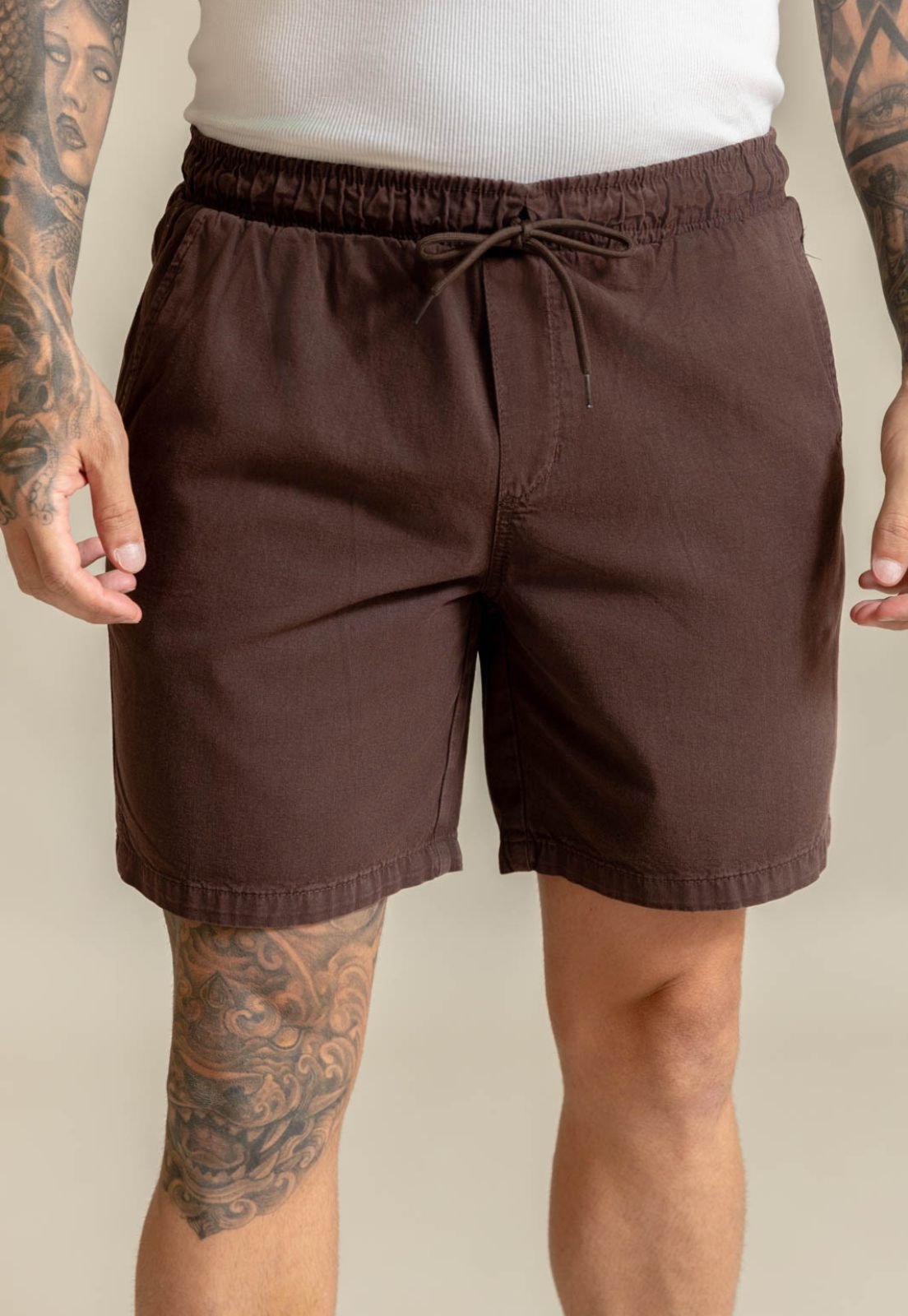 Vista 2 Bermuda Shorts Masculino Sarja com Linho e Cordão Dialogo Dialogo Jeans verde Dialogo Jeans verde