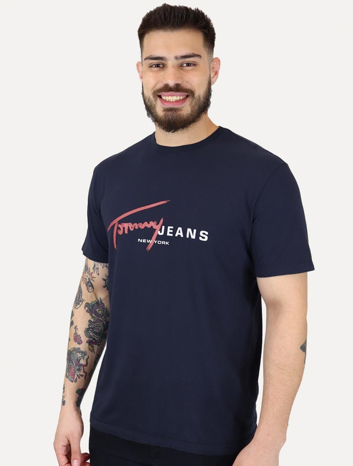 Vista 2 Camiseta Tommy Jeans Signature NY Center azul marinho Tommy Jeans azul marinho