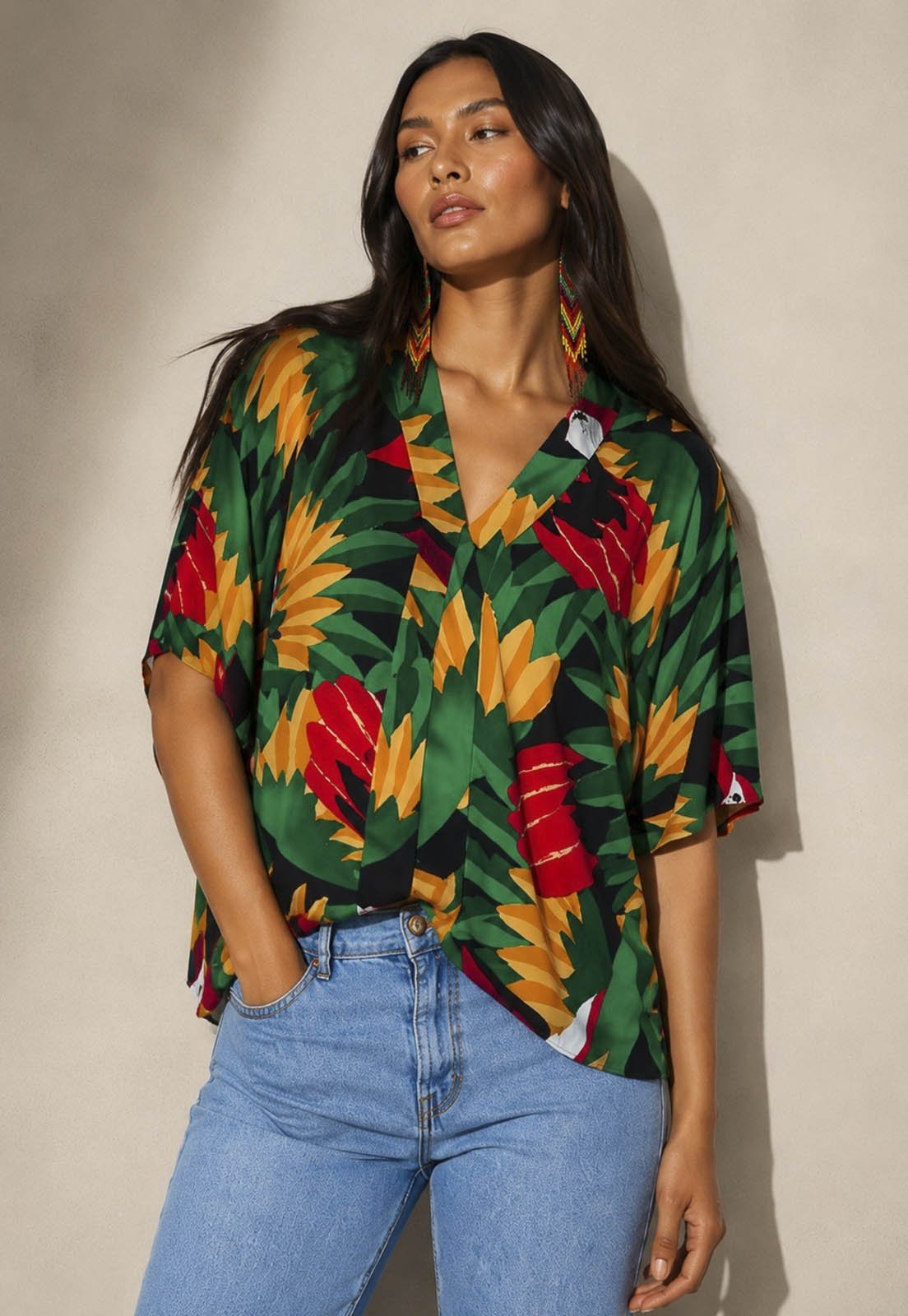 Blusa Cabanafree Gola V Manga Curta Estampada