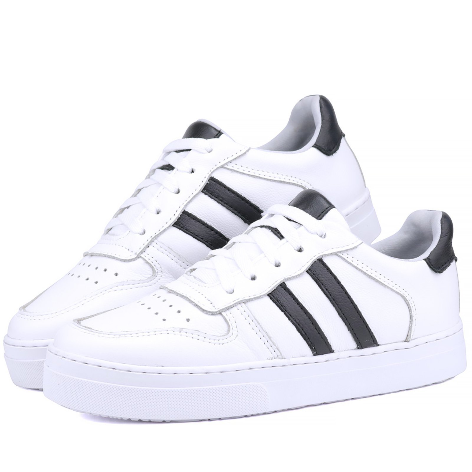 Tênis Casual de Couro Mr. Gutt Branco com Preto Listras