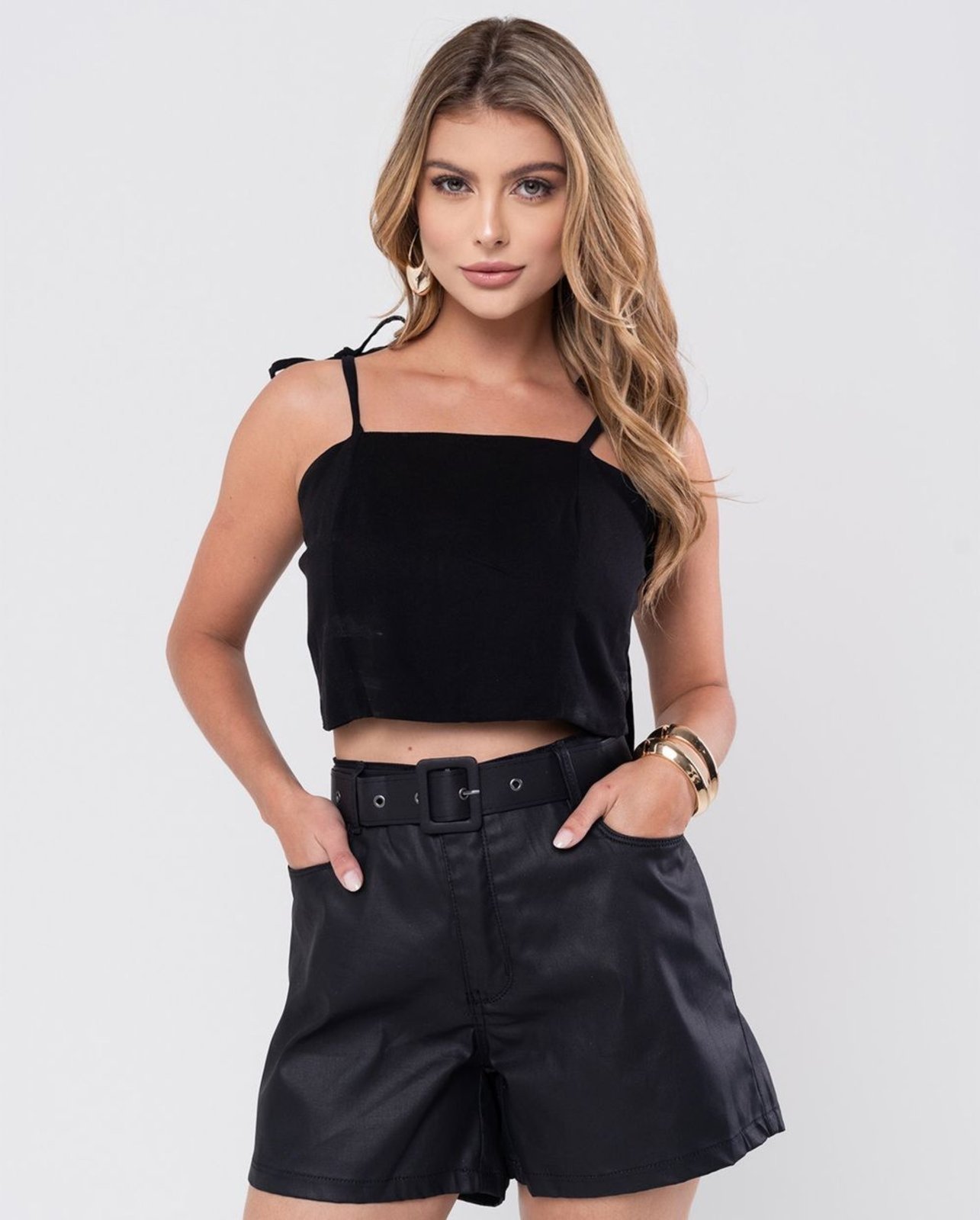 Shorts Material Sintético Mom Feminino com Cinto 24224 Preto Consciência