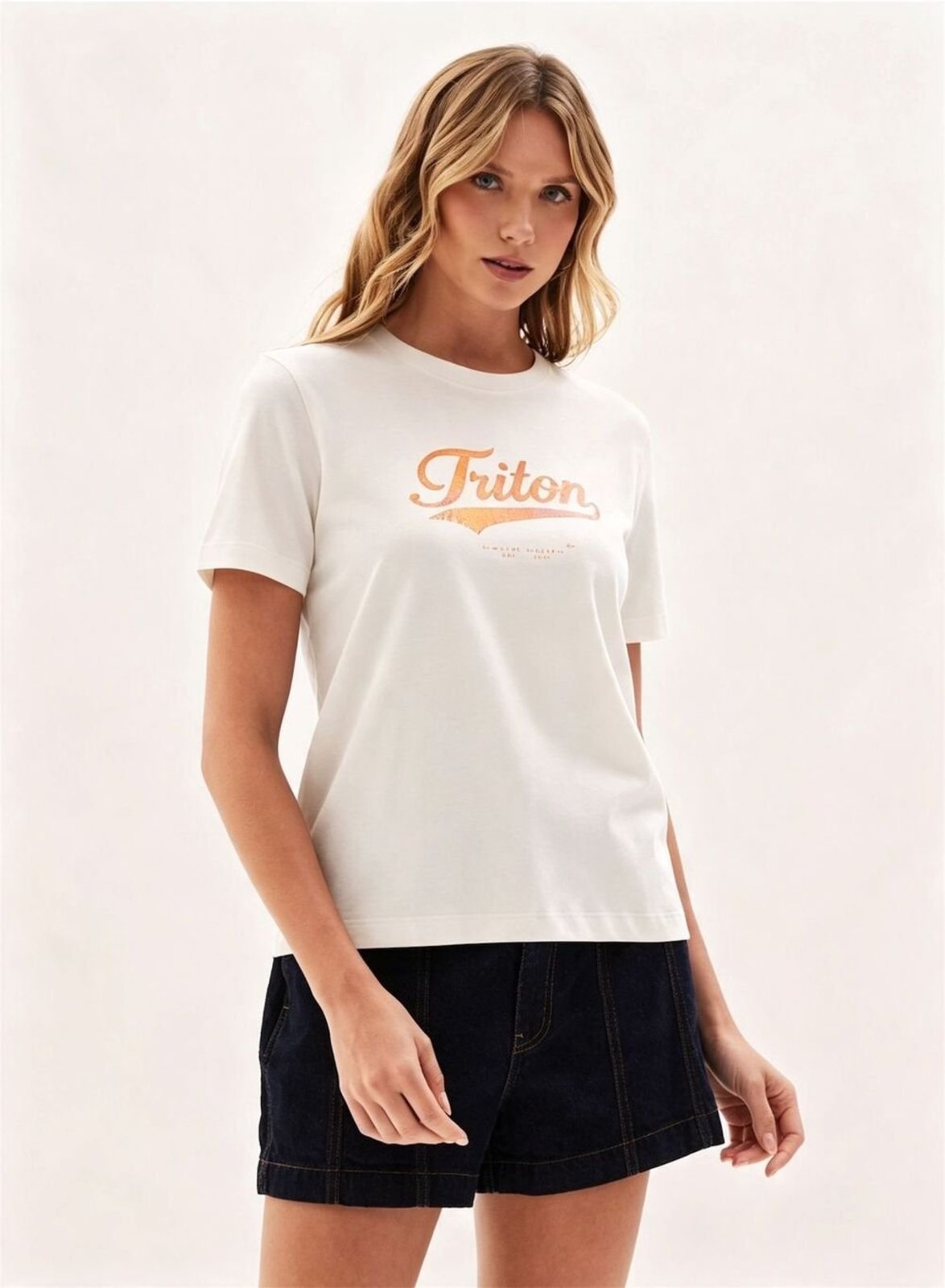 Camiseta Feminina com Estampa Triton Off Shell