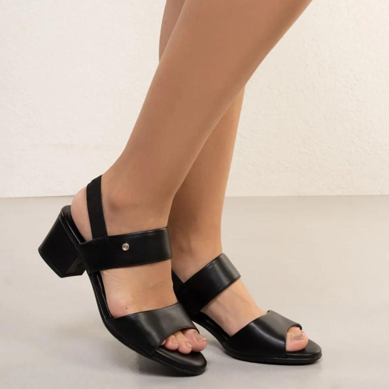 Sandália Comfortflex Salto Grosso Feminina Anatômica Preto
