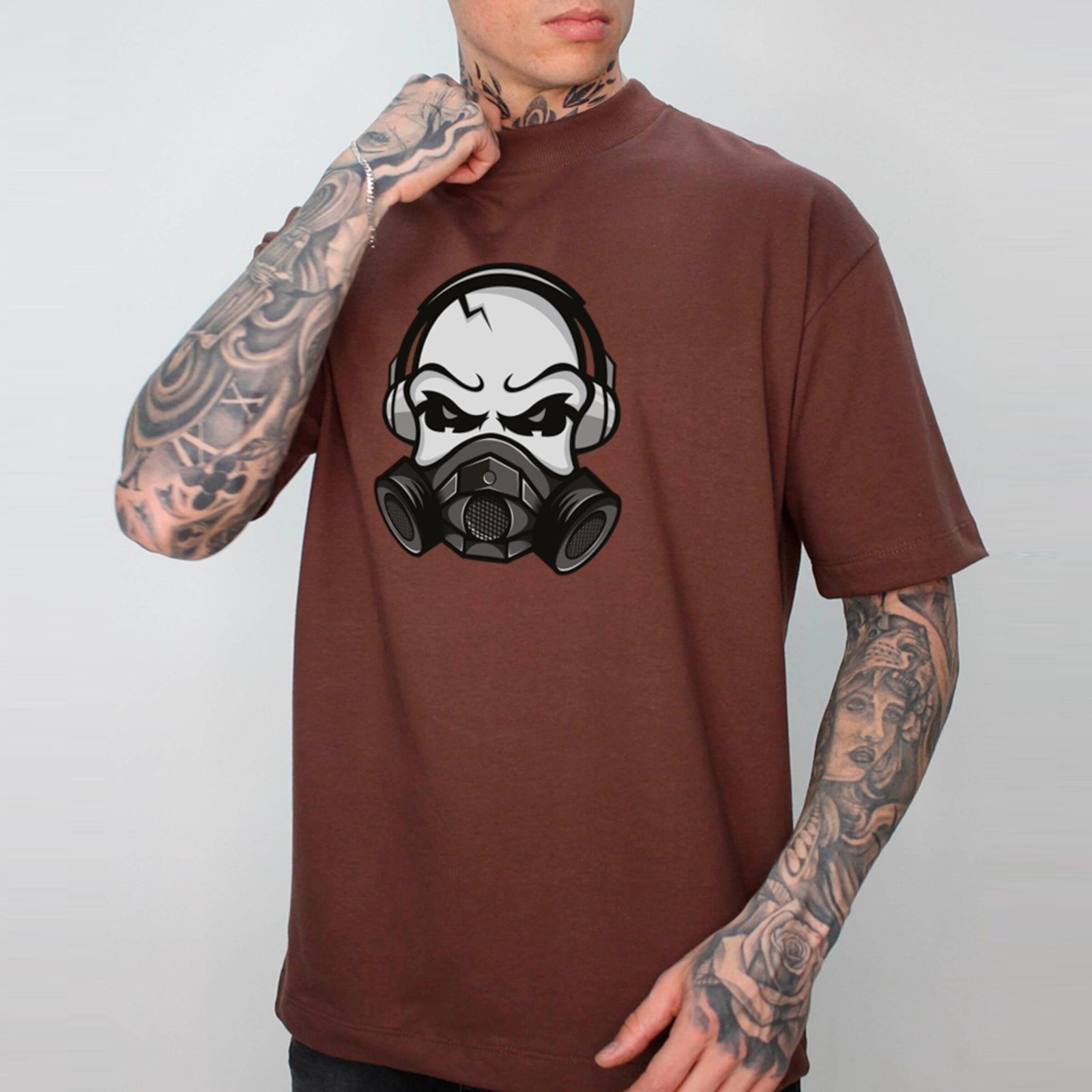Vista 2 Camiseta Ousy Streetwear Face Cartoon com Headphones Oversized Unissex marrom ousy marrom
