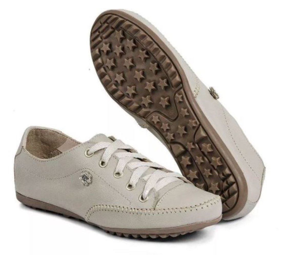 Sapatênis Feminino Confort De Couro Cor Bege com Broche