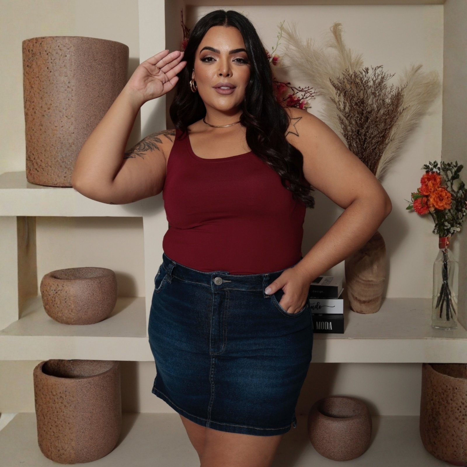 Vista 2 Regata Básica Curvy Feminina Revanche Napoca preto Revanche preto