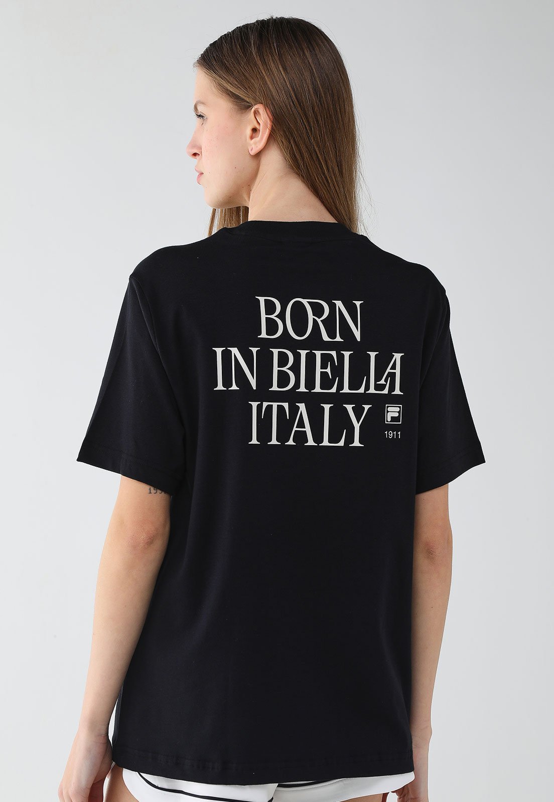 Vista 2 Camiseta Feminina Fila Oversized Letter Grap Preta preto Fila preto