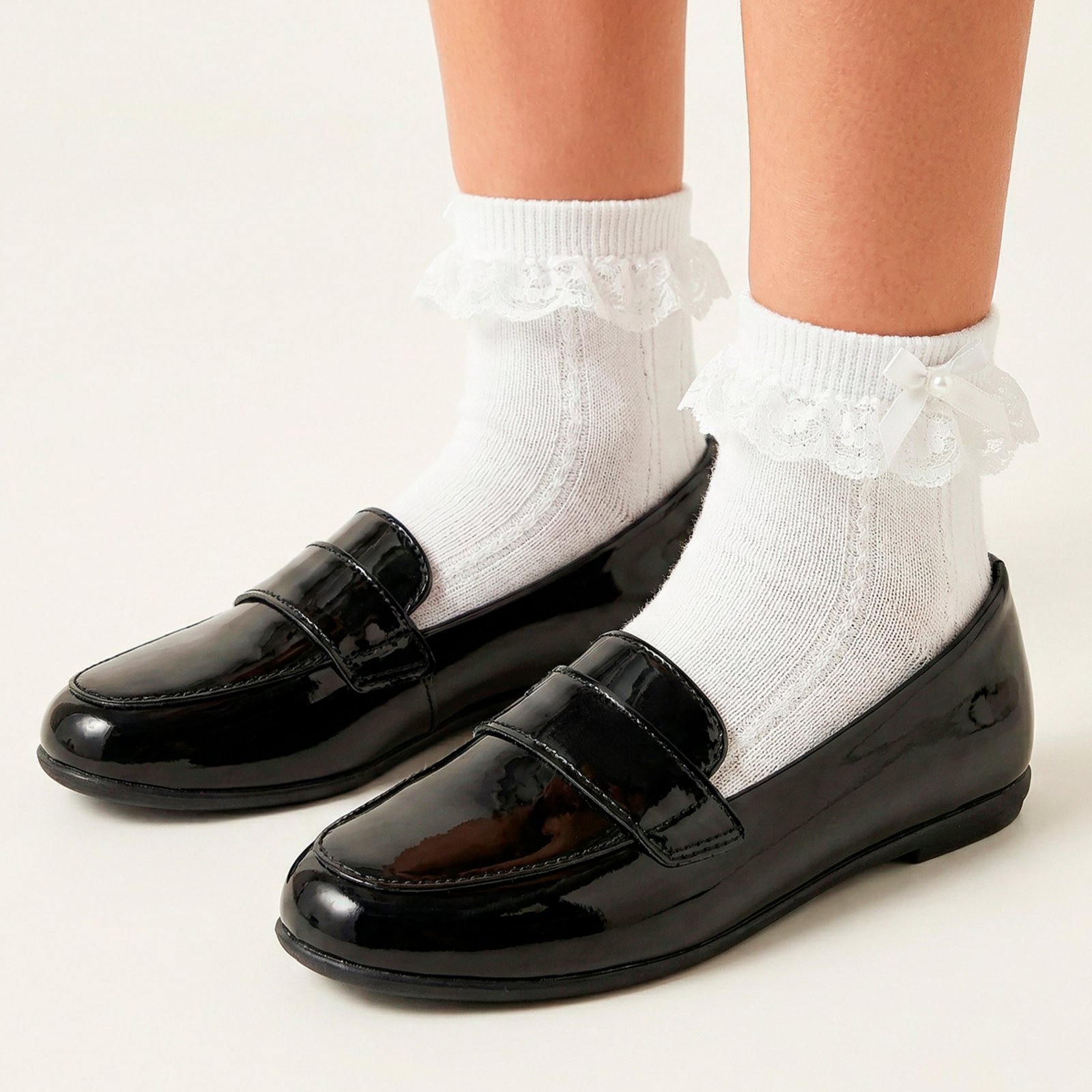 Infantil - Kit Mocassim Feminino Preto Social Tal Mãe Tal Filha Pepite e Meia Branca Rendada