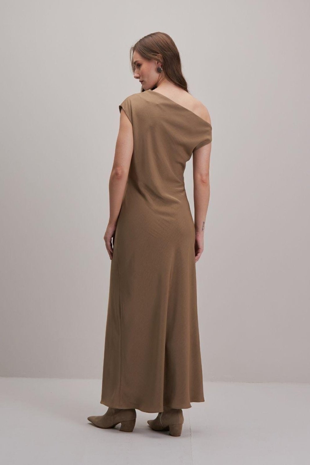 Vestido Midi Sem Manga Gola Degagê Carlota Costa Verde