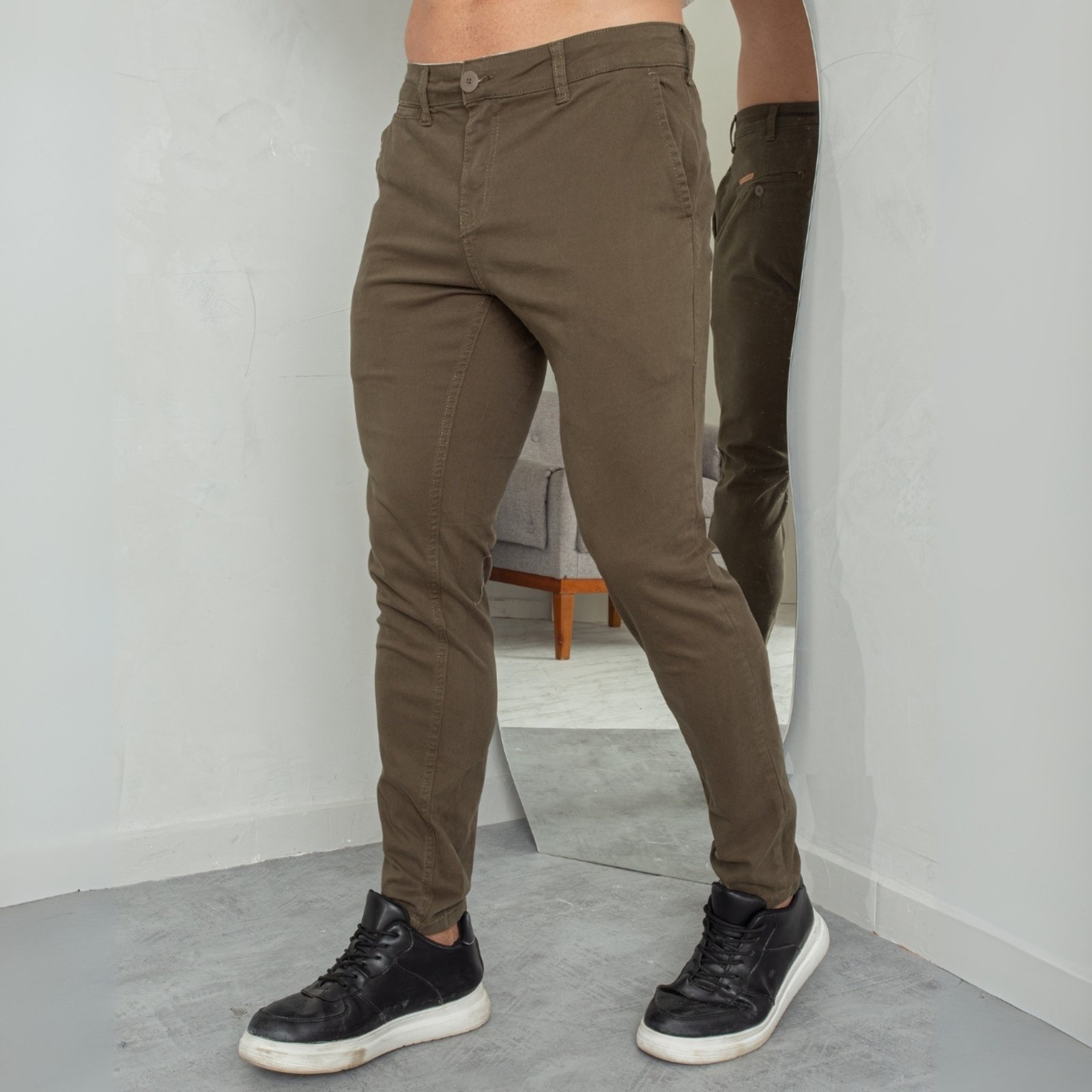 Calça Chino Sarja Com Bolso Embutido Masculina Revanche Pernes