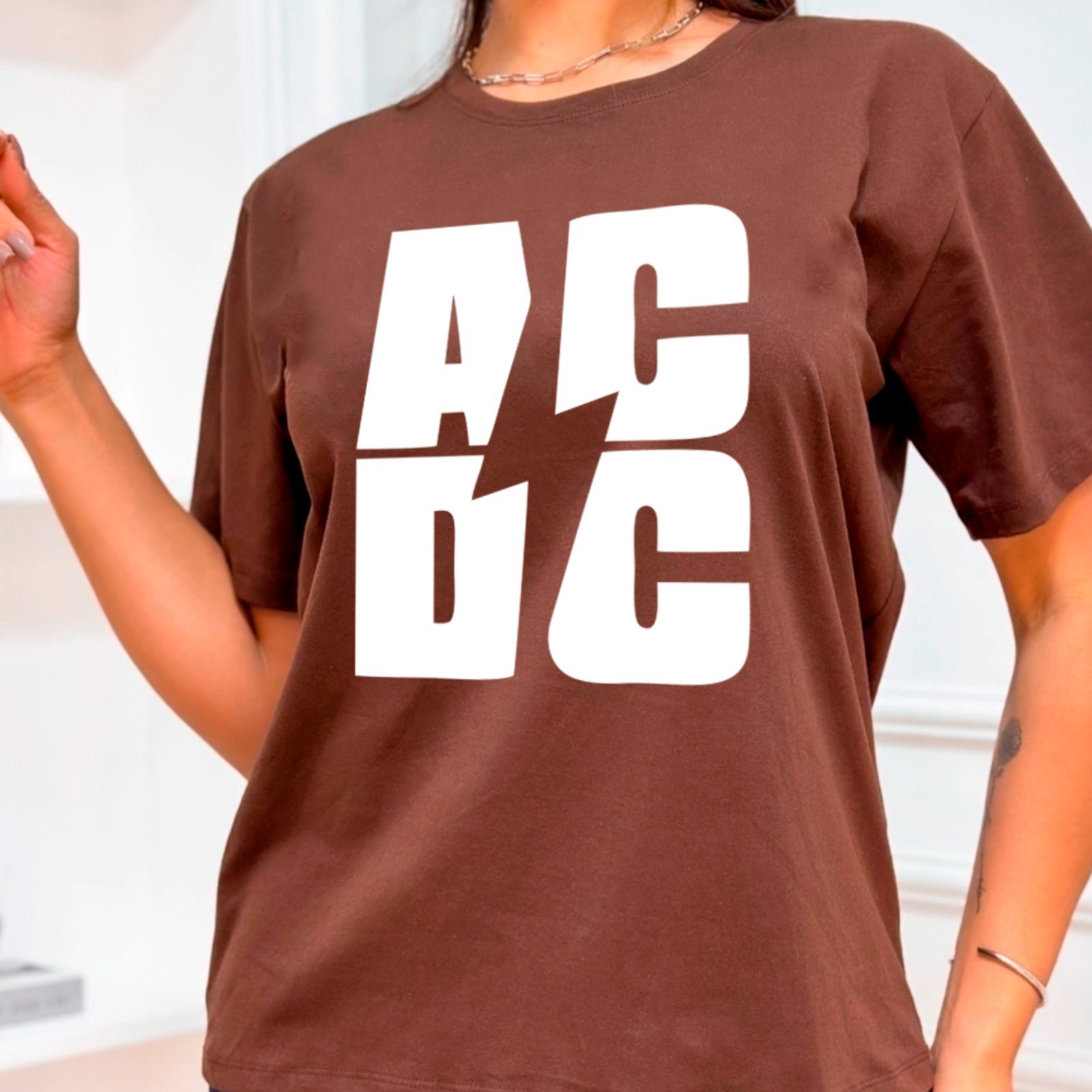 Vista 2 Camiseta Ousy Oversized AC DC Logo Raio Clássico Rock Unissex branco ousy branco