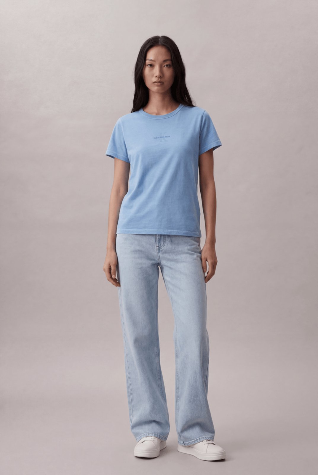 Camiseta Calvin Klein Jeans Feminino Re Issue Centralizado St - Azul Claro Calvin Klein Jeans