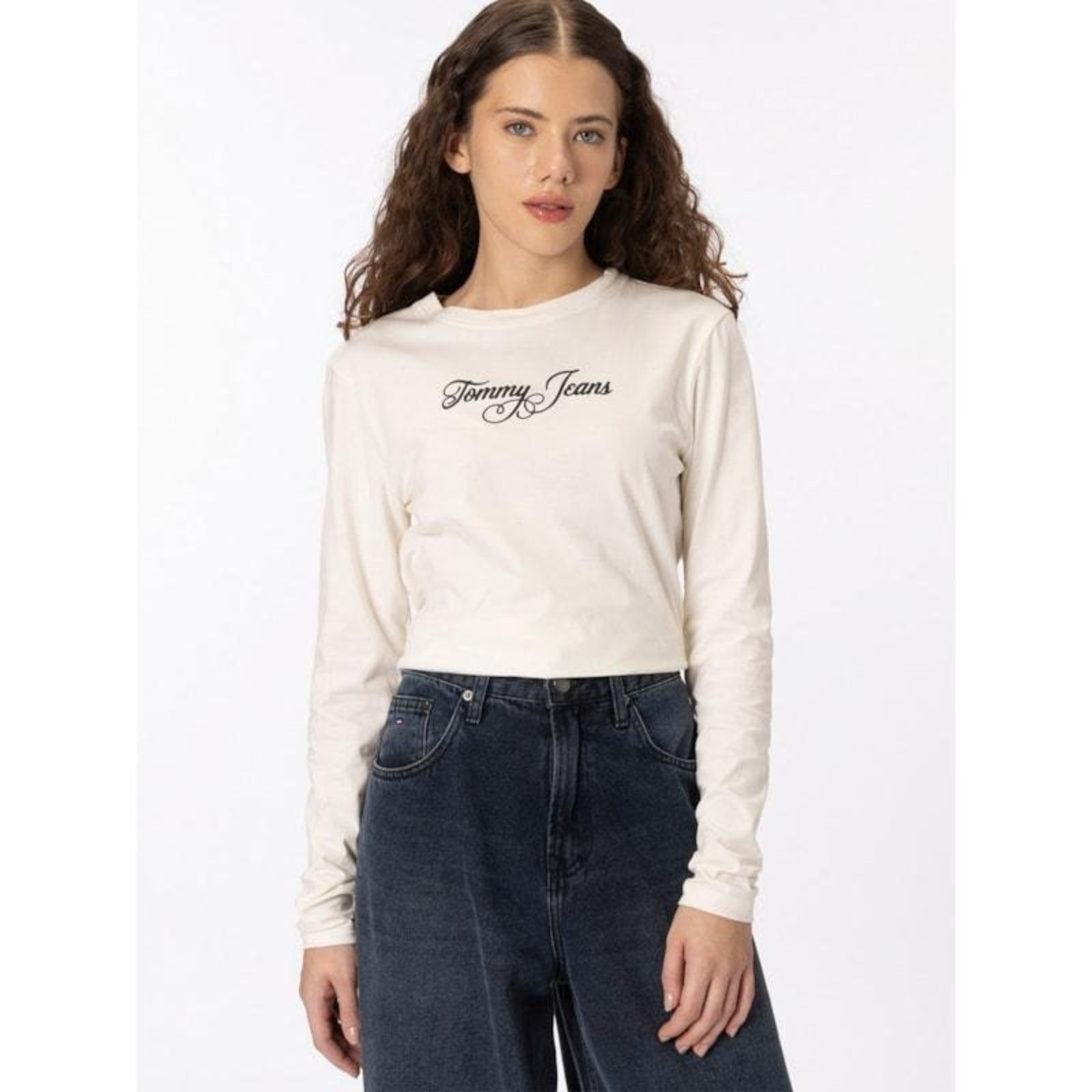 Camiseta Slim Essential com Logo Cursivo Branco