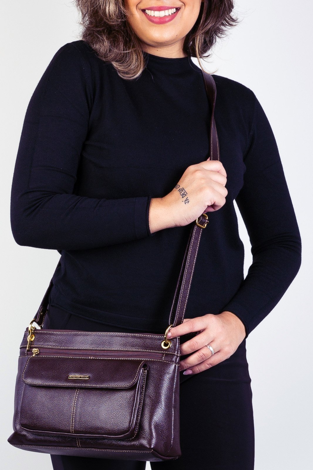 Bolsa Andrea Vinci Tiracolo De Couro Liso Celine – Marsala