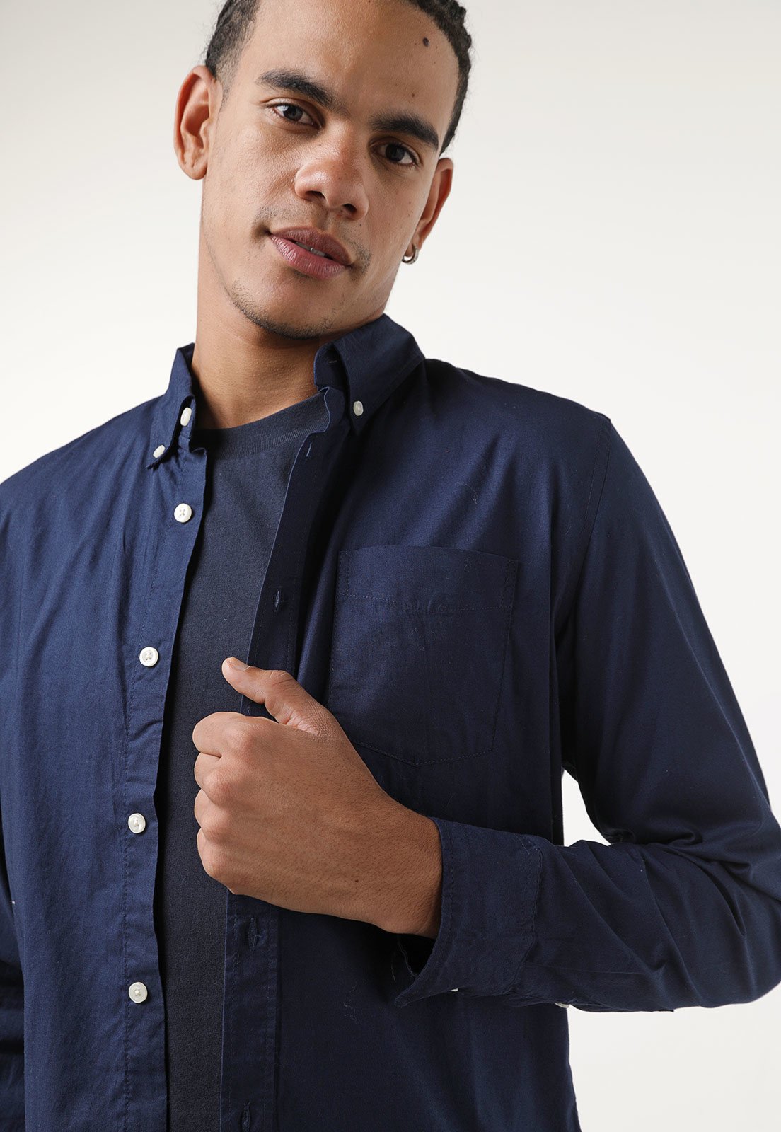 Camisa GAP Reta Bolso Azul-Marinho