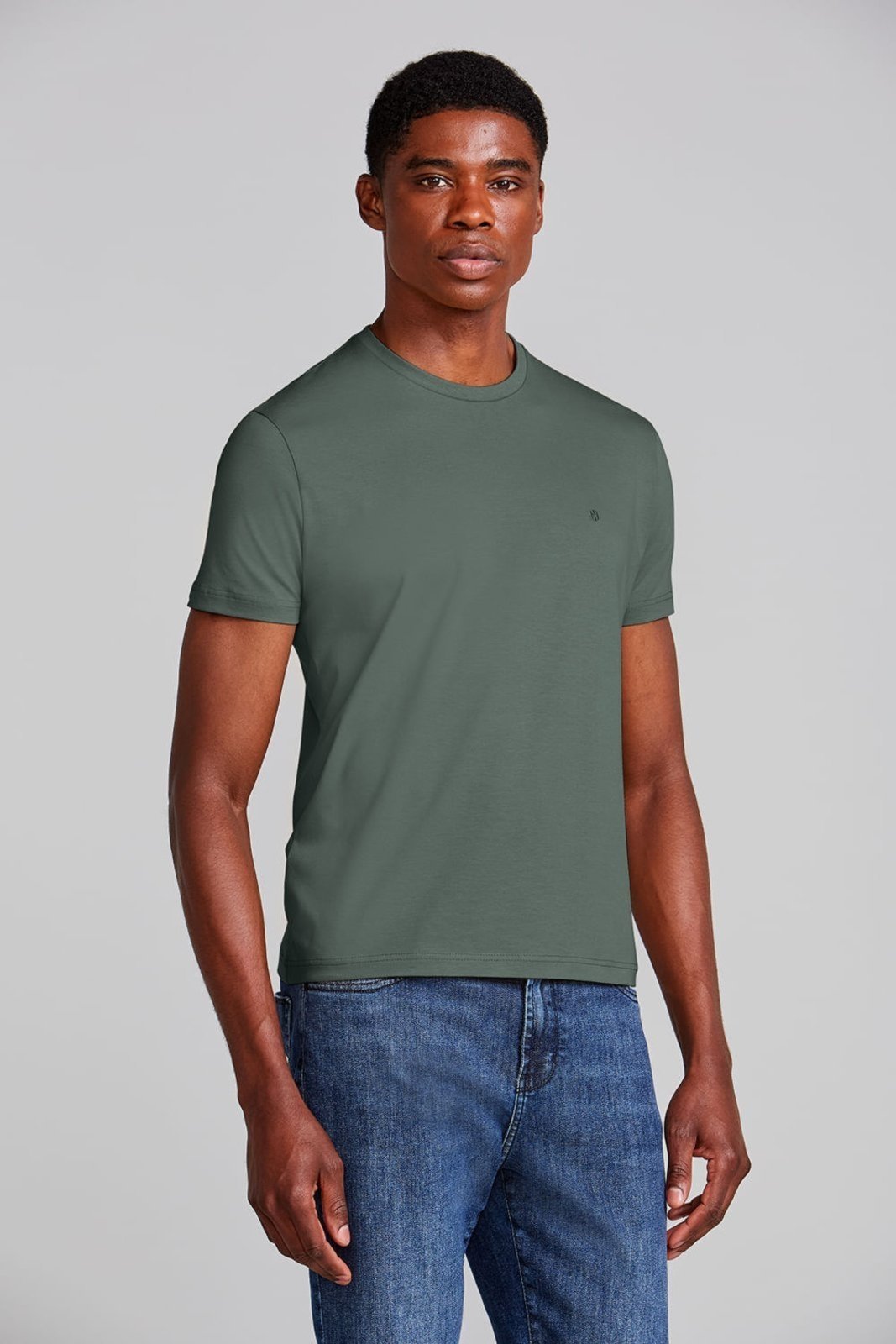 HIGHSTIL Camiseta Manga Curta Malha Básica Slim Fit - Verde Militar