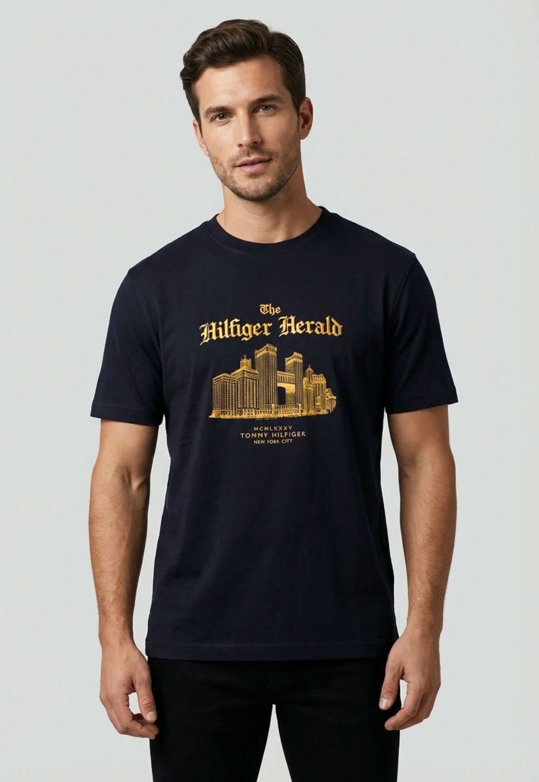 Vista 2 Camiseta Masculina Tommy Hilfiger Herald Skylin Preta preto Tommy Hilfiger preto