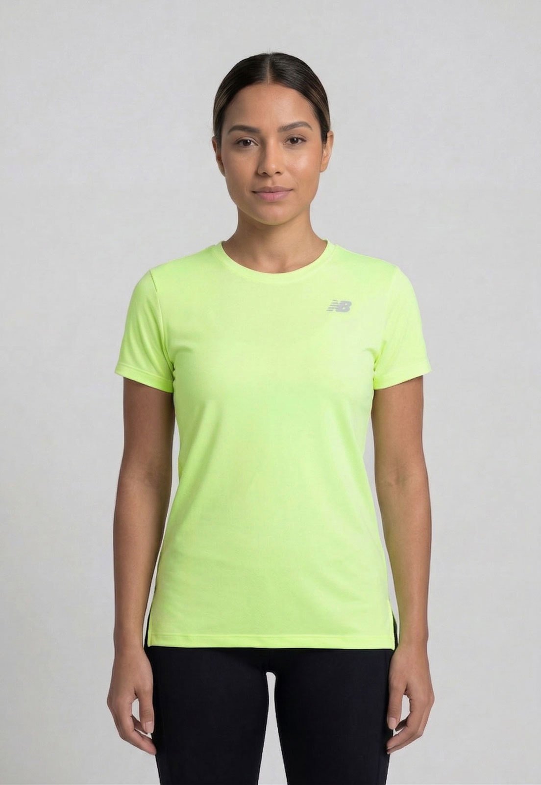 Camiseta Feminina New Balance Sport Essentials Verde