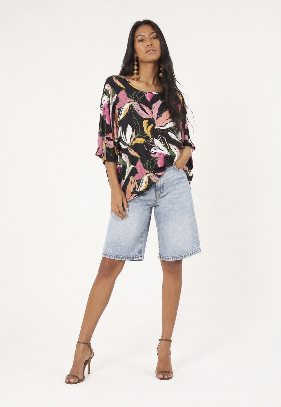 Blusa Cabanafree Morcego Ampla Tangará Estampa Pétalas Noturna