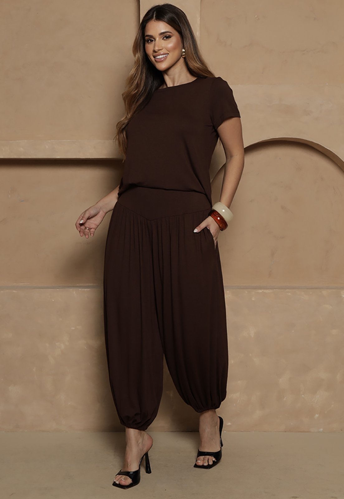 Conjunto Jasmine BBonnie – Blusa e Calça Aladim Marrom