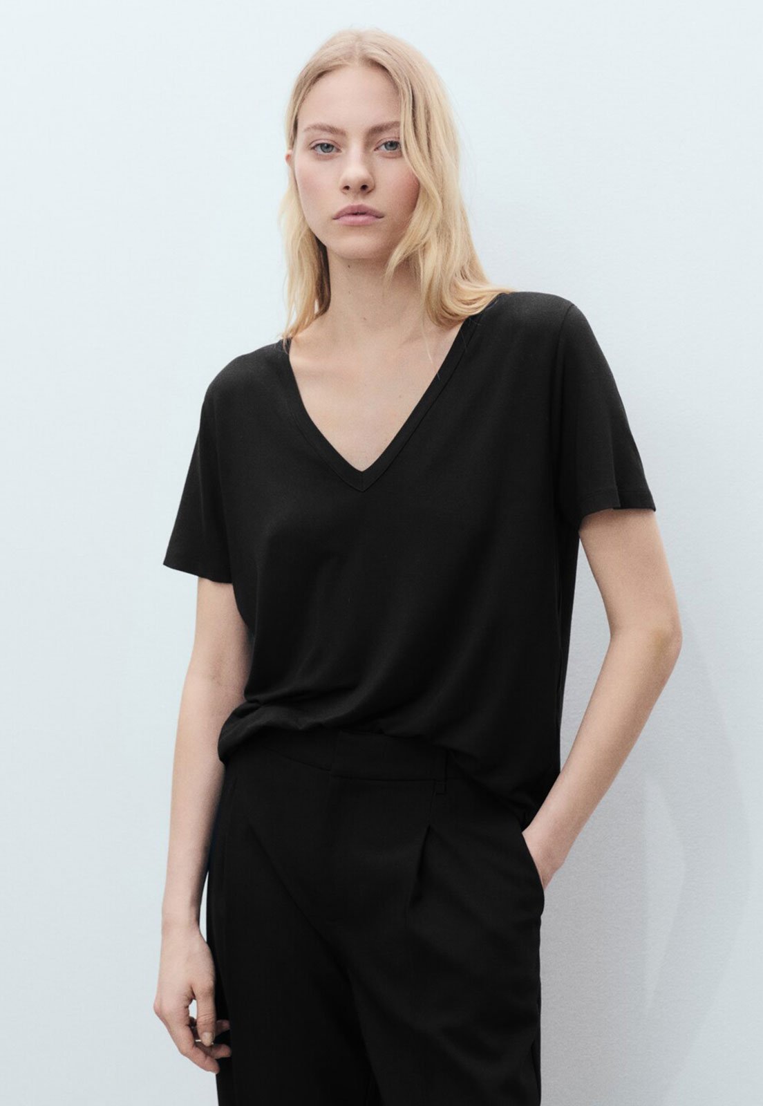 Camiseta Mango Reta Vispi Preta