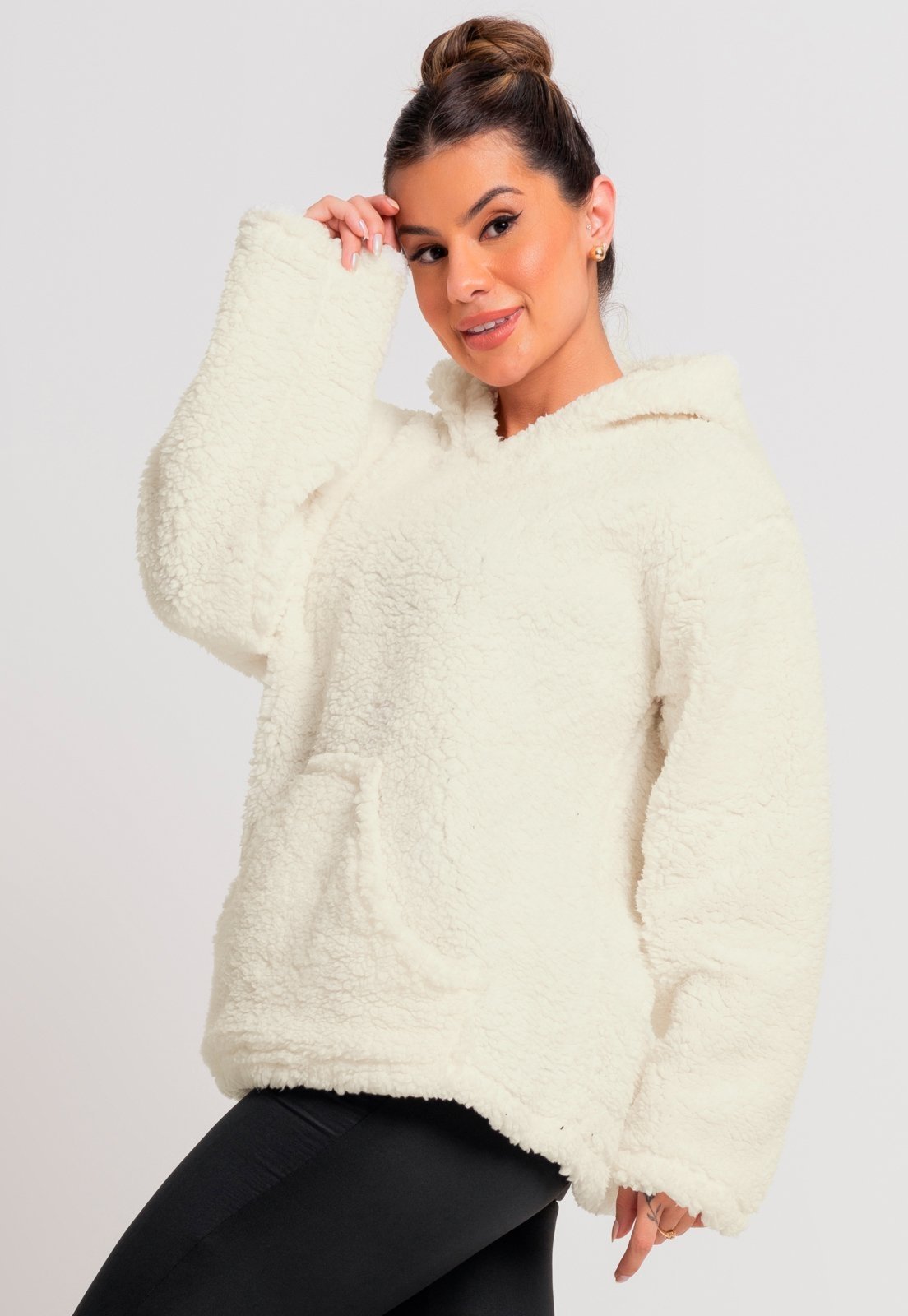 Casaco MVB Modas Flanelado Peluciado Feminino Capuz Bolso Teddy Off White