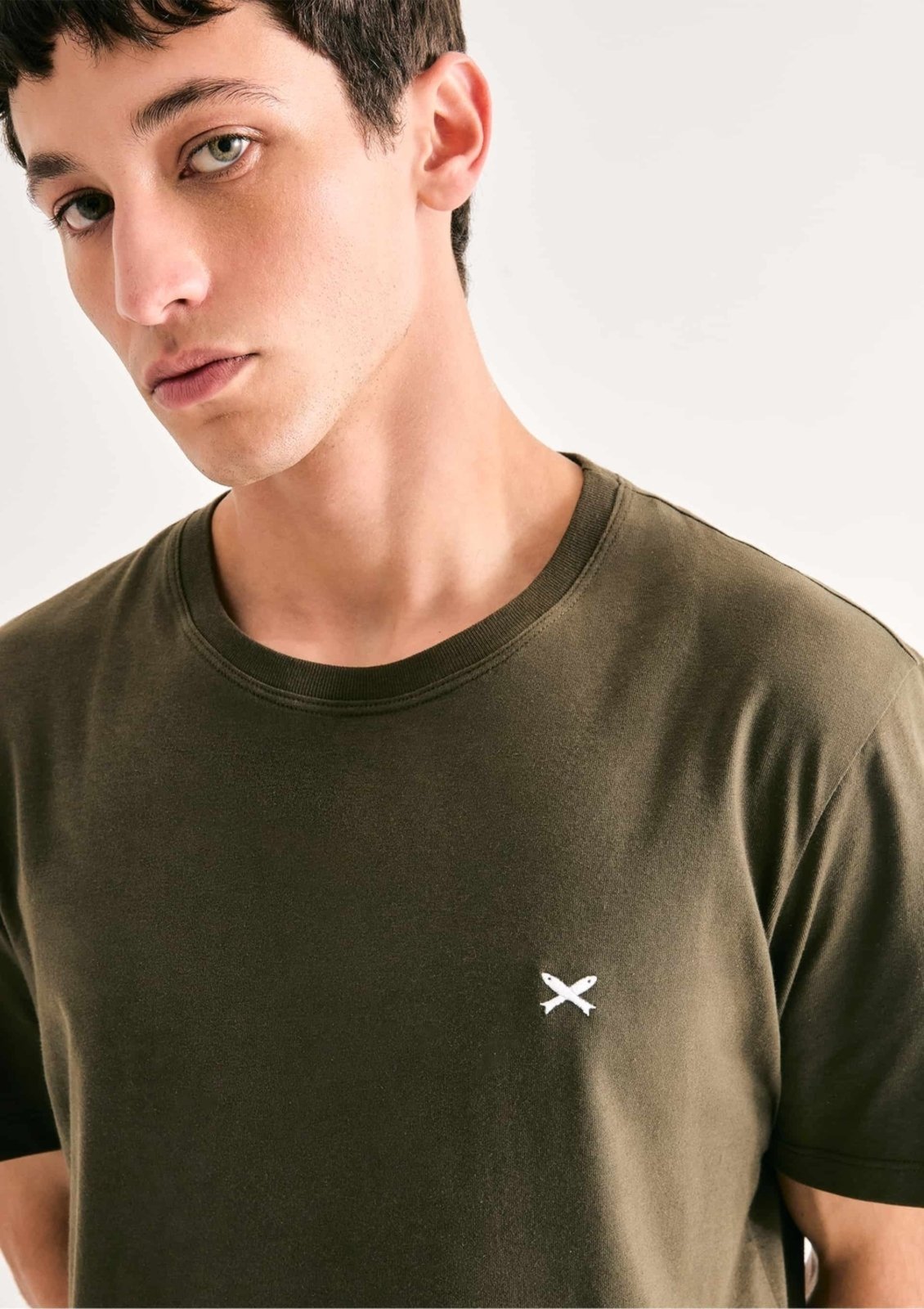 Camiseta Básica Masculina World Com Bordado Hering