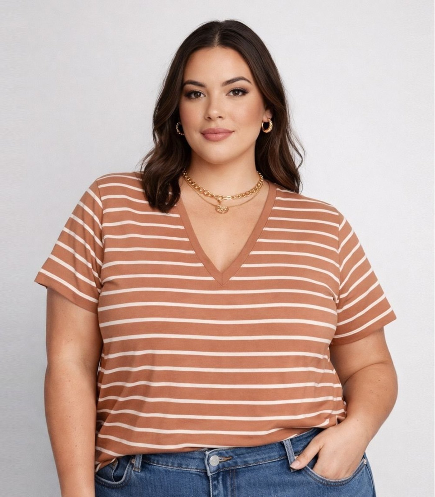 Blusa Feminina Decote Em V Plus Size Infinita Cor Marrom