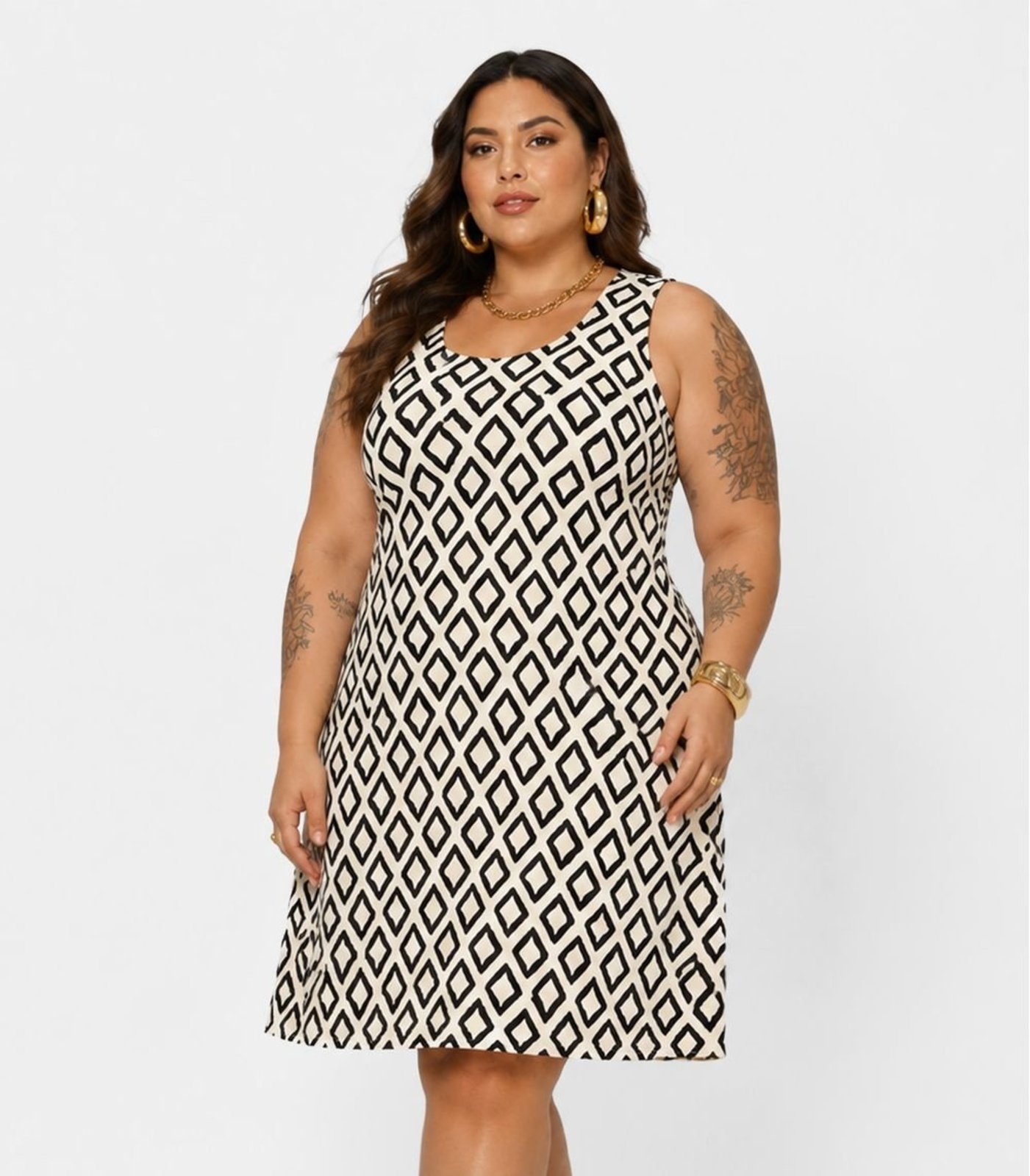 Vestido Curto Estampado Plus Size Infinita Cor Bege