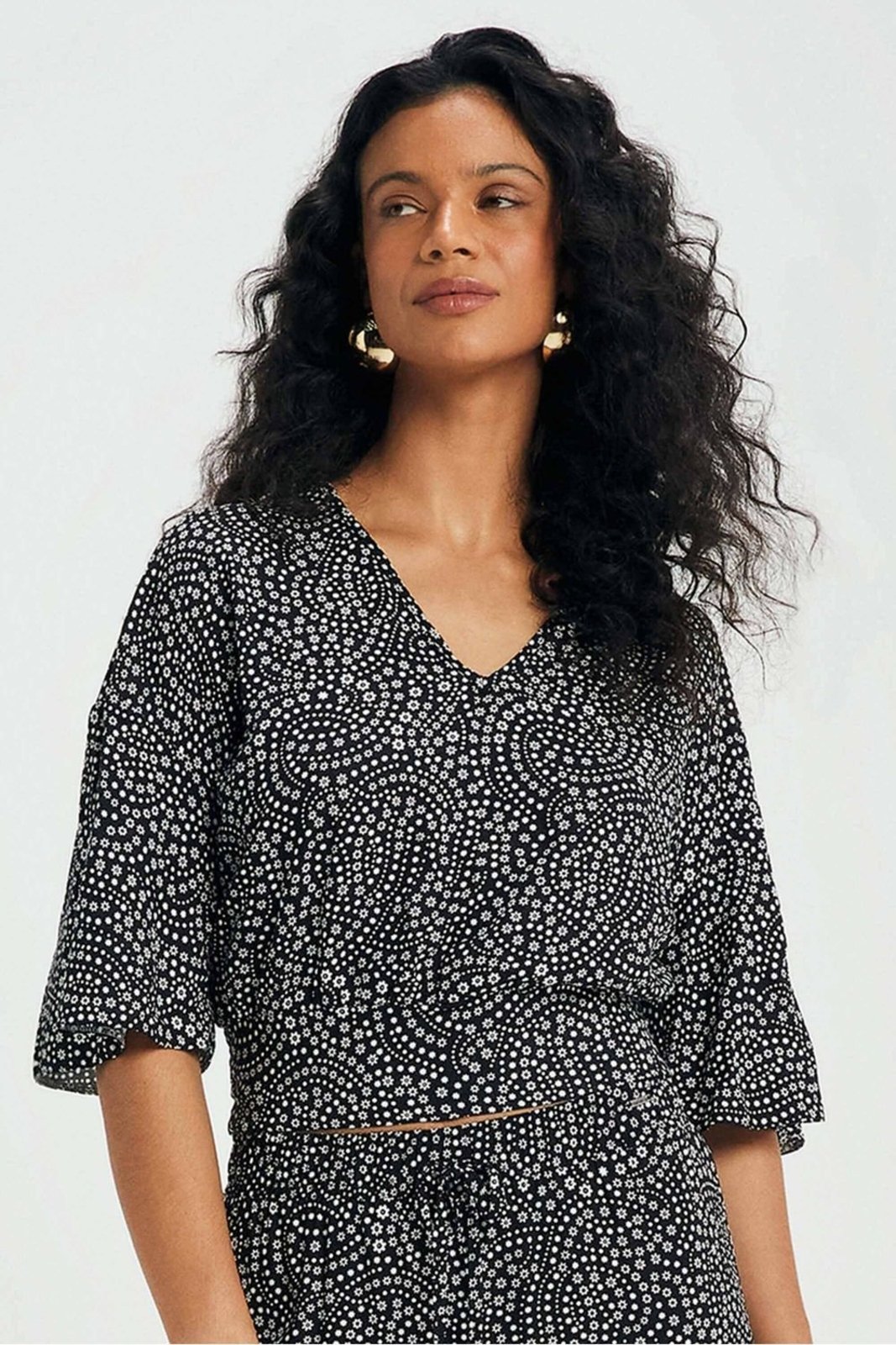 Blusa Feminina Manga Curta Flare Marialícia Preto