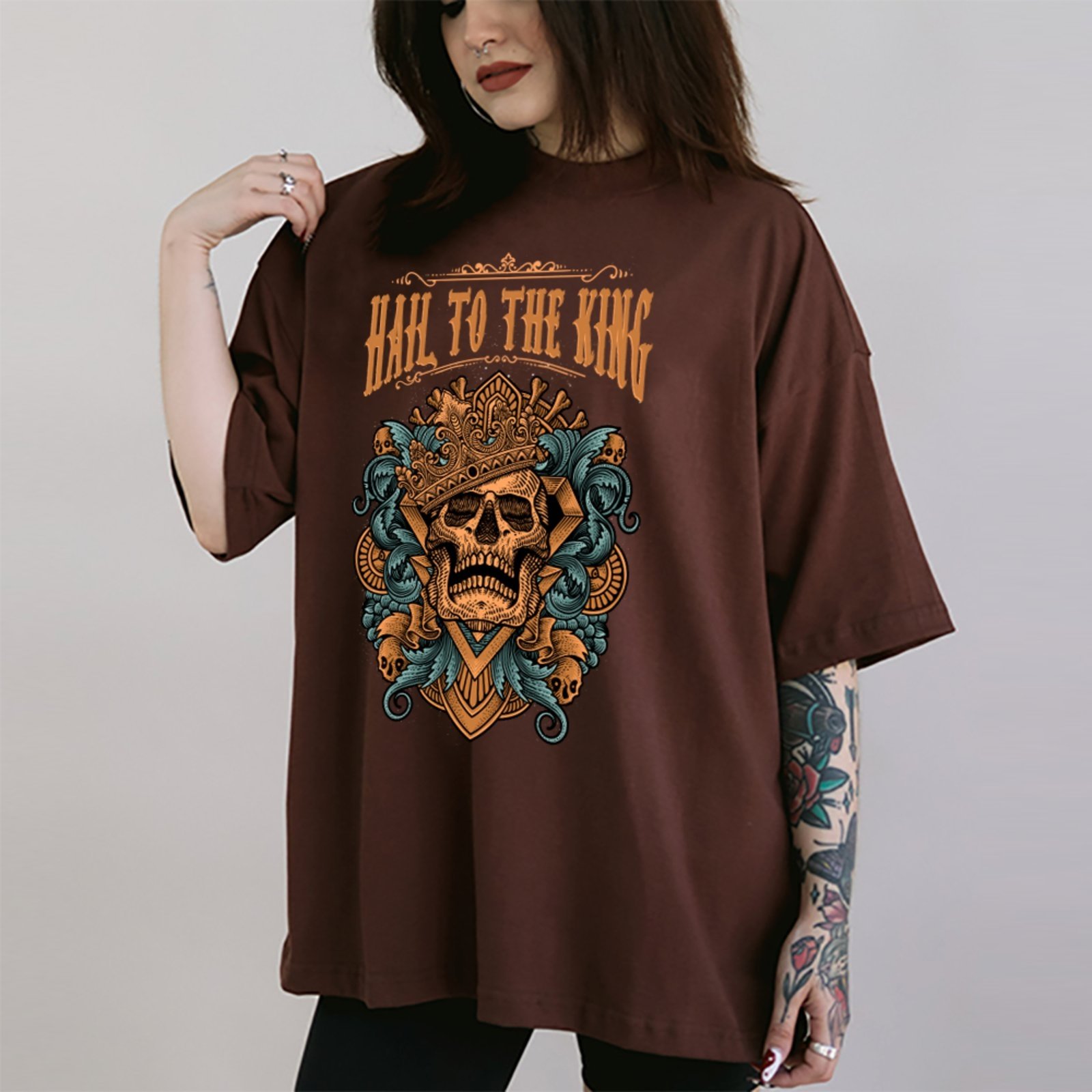 Camiseta Ousy Unissex Streetwear Skull Hail To The King Visual Impactante Oversized Marrom