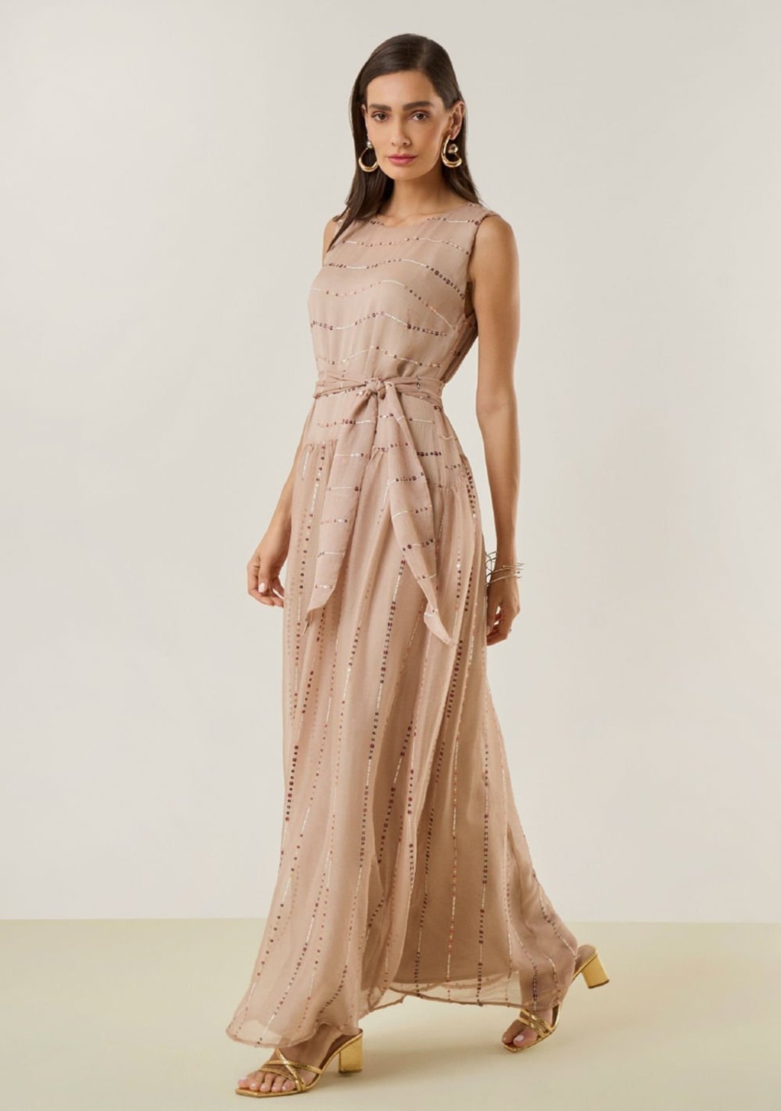 Vestido Maria Valentina Solto Decote Careca Sem Manga Longo Bege