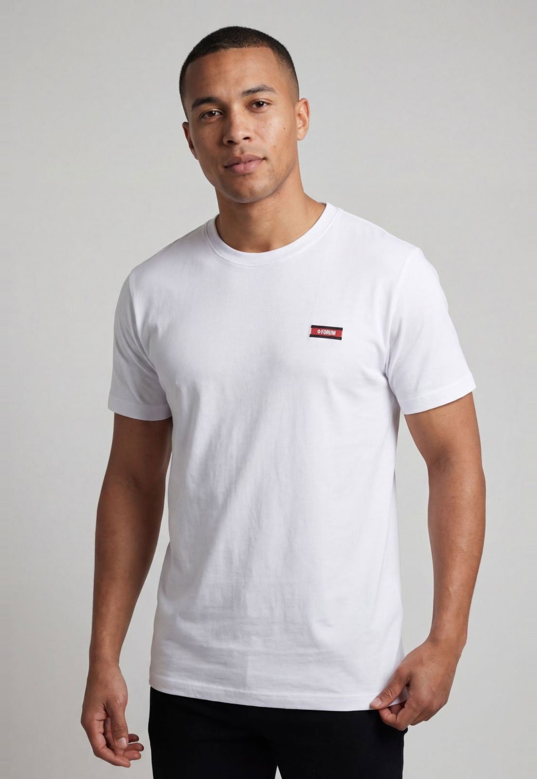 Camiseta Masculina Forum Detalhe Traseiro Branca