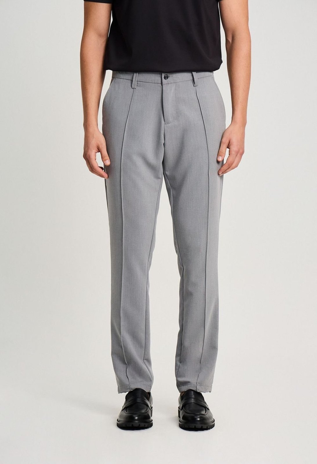 CALÇA DOCTHOS SLIM ALFAIATARIA EM LIOCEL COM NERVURA NA FRENTE CALÇA DOCTHOS SLIM ALFAIATARIA EM LIOCEL COM NERVURA NA FRENTE 004 CINZA CLARO 38