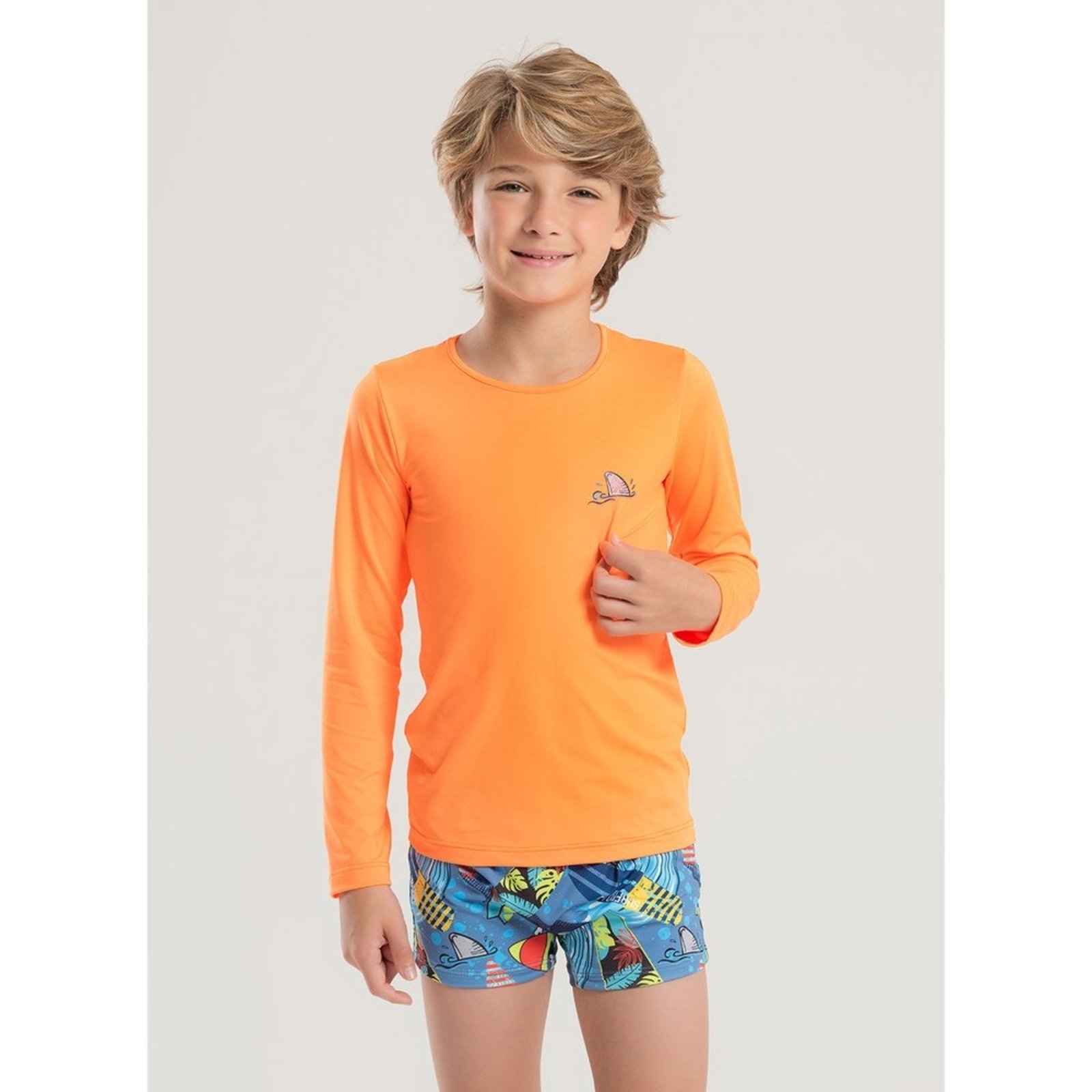 Conjunto Praia Menino Laranja Camiseta Manga Longa e Sunga Prancha de Surf