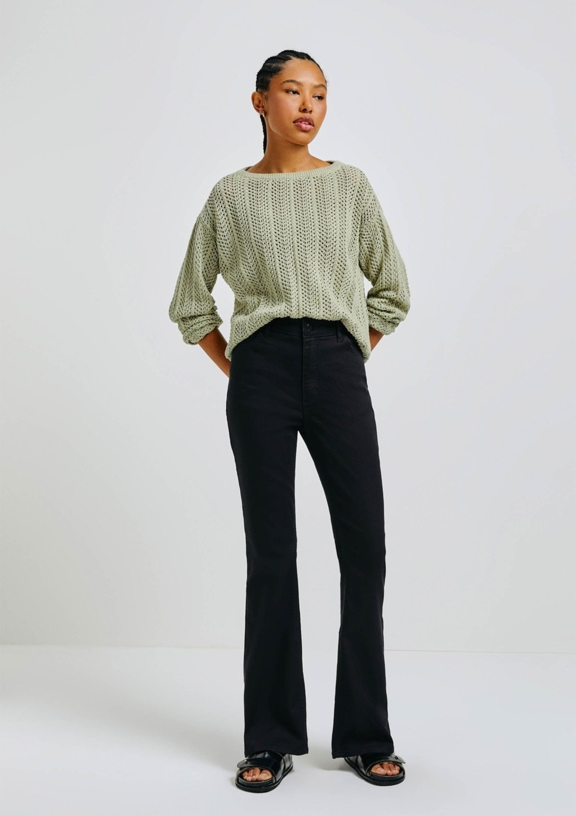 Calça Jeans Feminina Flare Cintura Média Soft Touch
