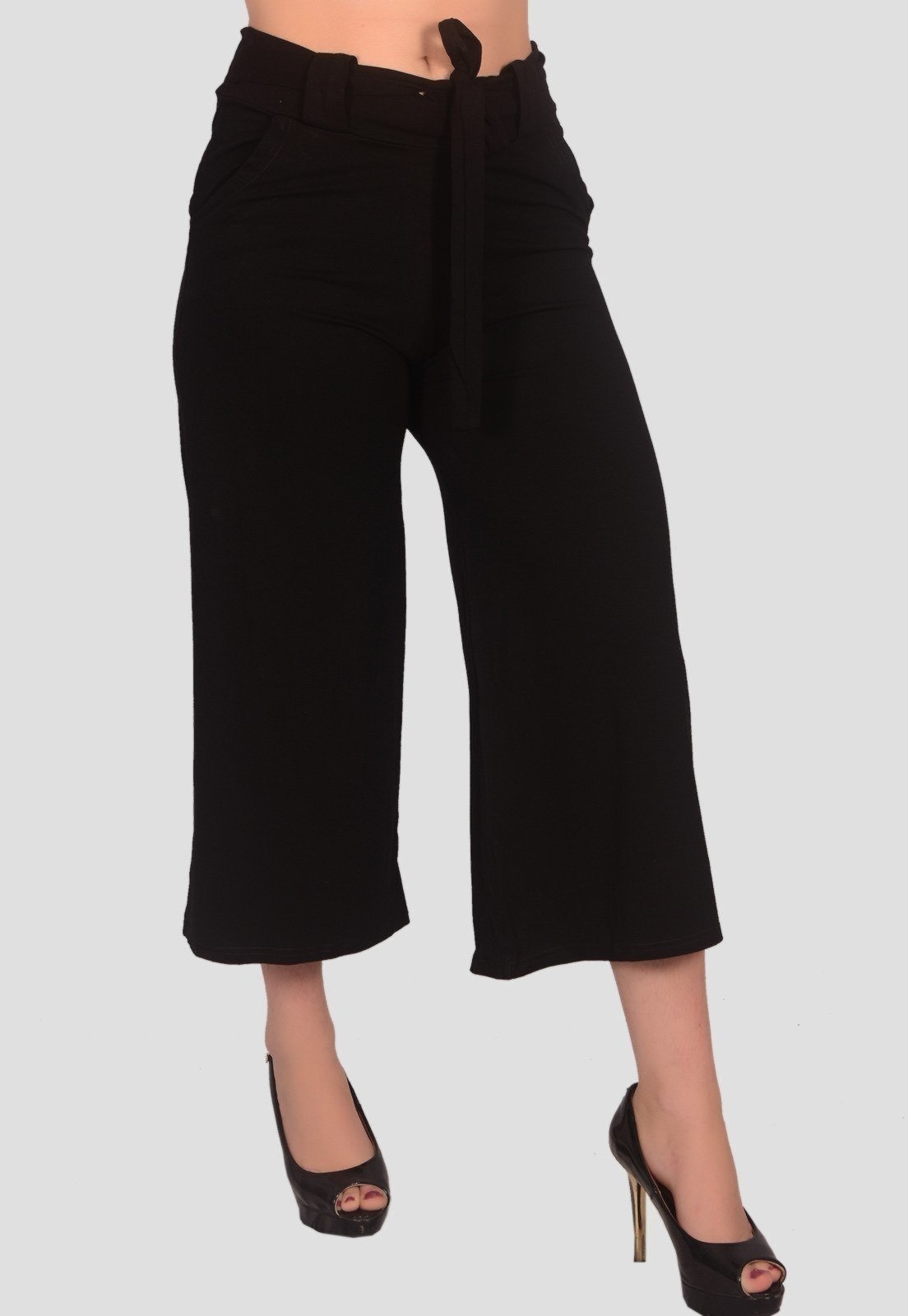 Calça Pantacourt Midi com Cinto de Malha Viscolycra Preto Toda Casual