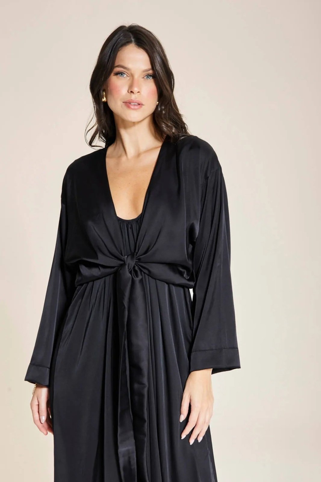 Blusa Cetim Leve Laço Glam- Preto